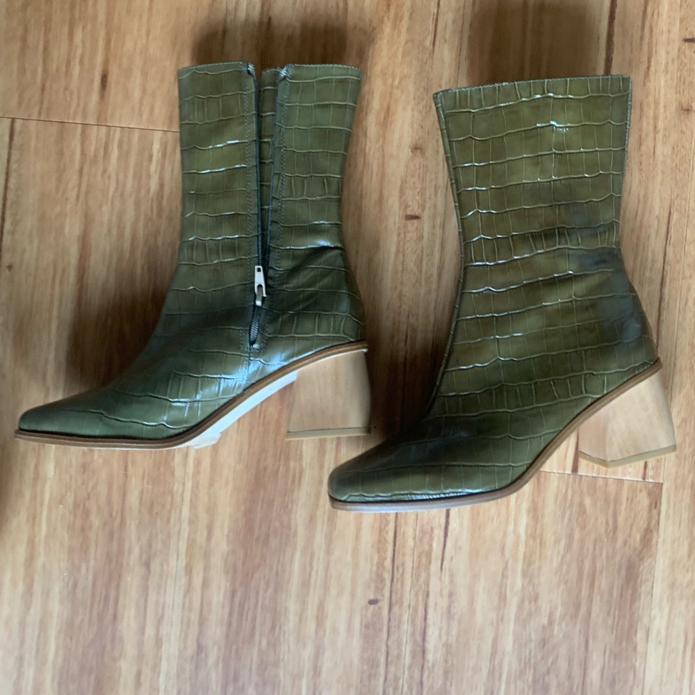 Paloma Wool Embossed Leather Green Leather Boots Square Toe Box Heel Zip Closure - Picture 5 of 5